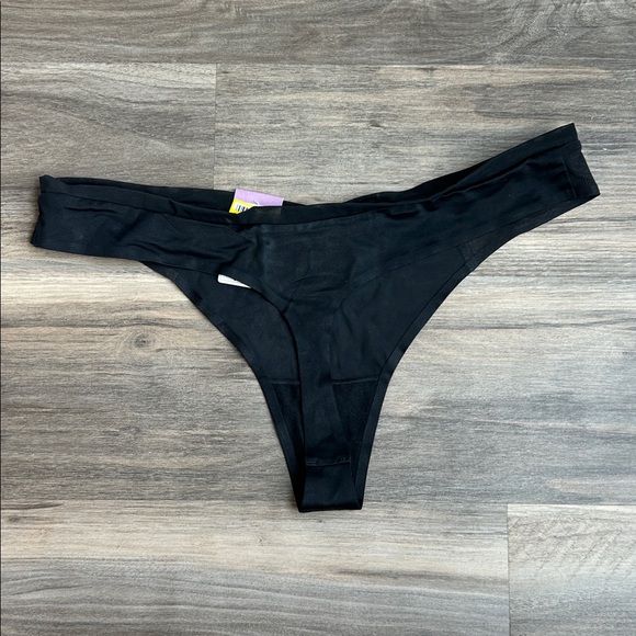 NWT Auden Invisible Edge Thong - Picture 2 of 5